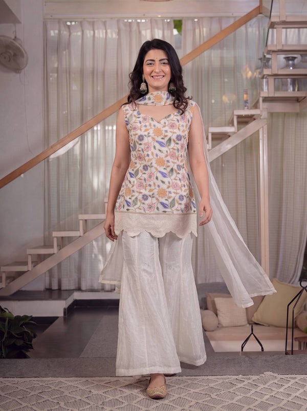 Graceful Attire for Confident Women