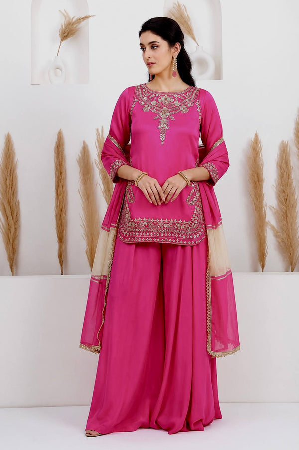 Stylish Fusion of Yellow and Pink