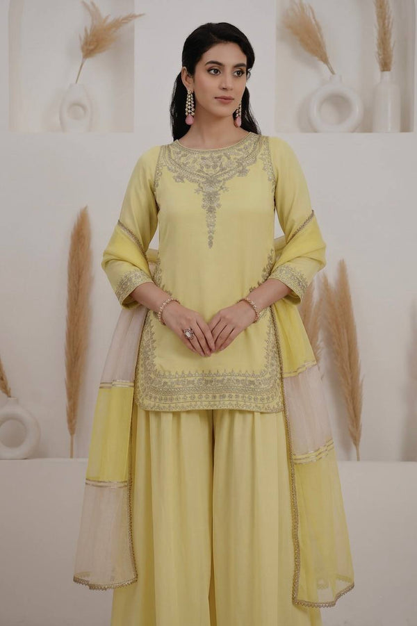 Stylish Fusion of Yellow and Pink