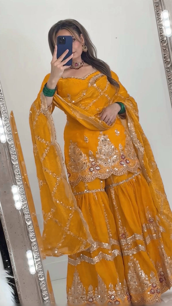 Capturing Elegance in Traditional Attire