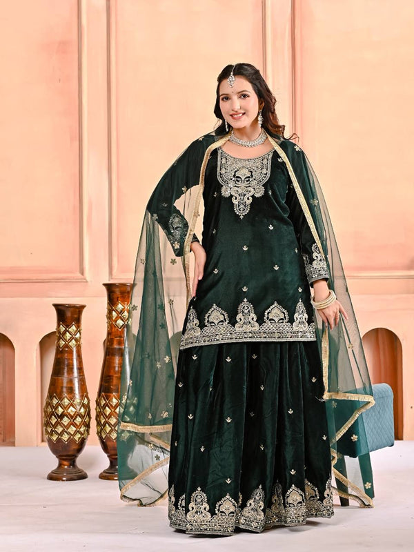 Enchanted Elegance: Green and Gold