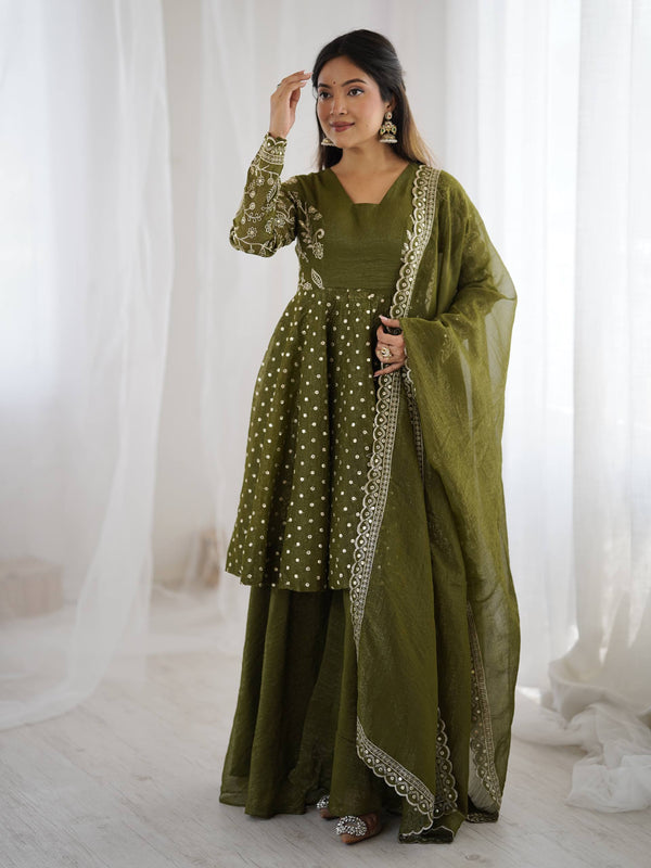 Vibrant Traditional Outfits for Modern Women