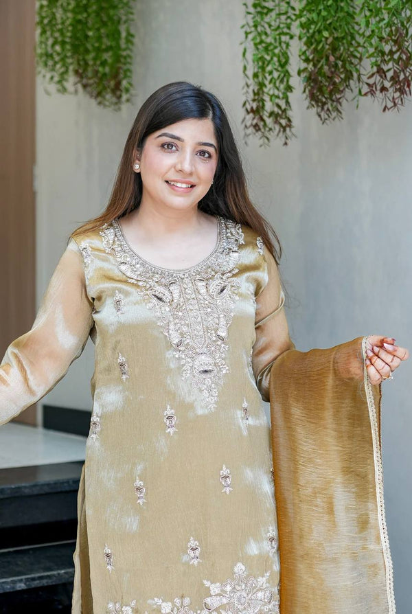 Chic Ethnic Wear for Modern Celebrations