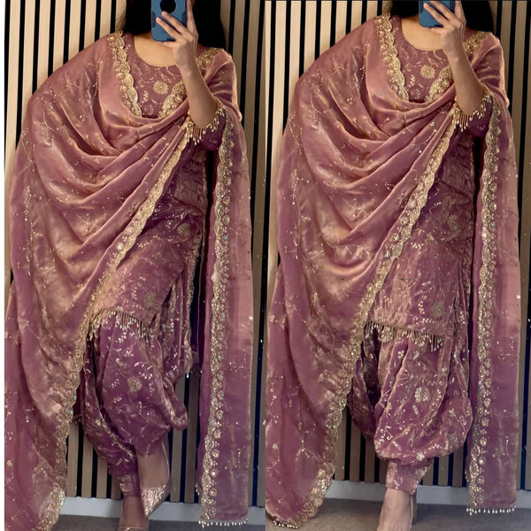 Chic Reflections of Modern Grace