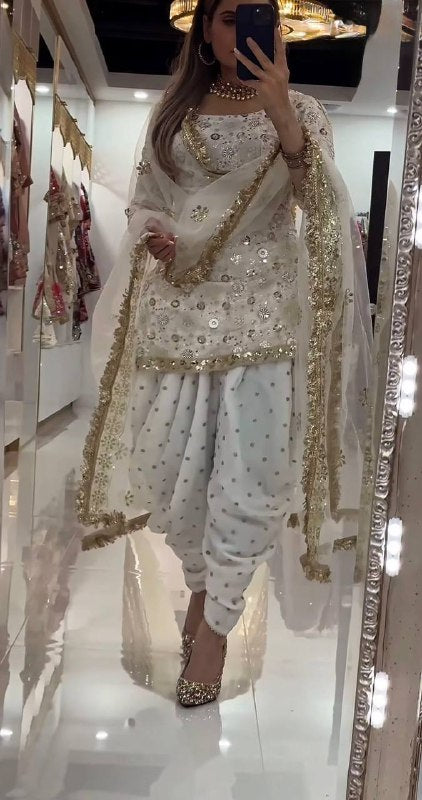 Chic Attire for Festive Celebrations