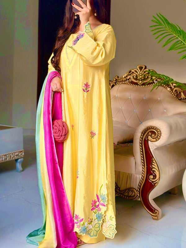 Vibrant Elegance in Yellow and Pink