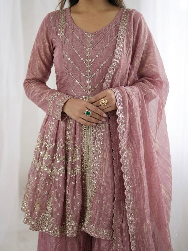 Graceful Styles Traditional Yet Trendy