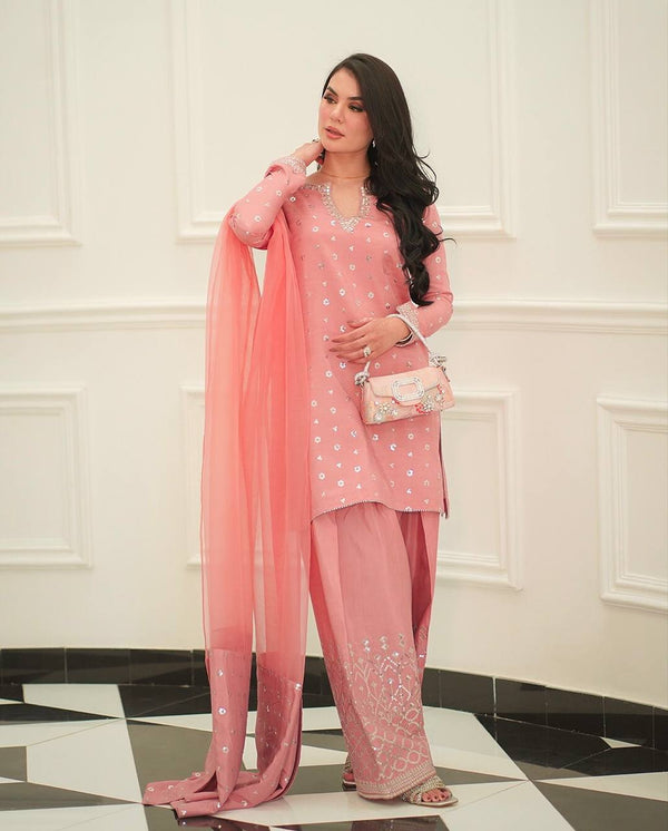 Pink Elegance A Dual Portrait Experience