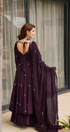 Classic Grace: Elevate Your Wardrobe Instantly