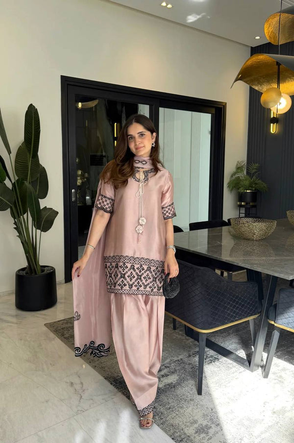 Graceful Attire: Embroidery Meets Modern Style