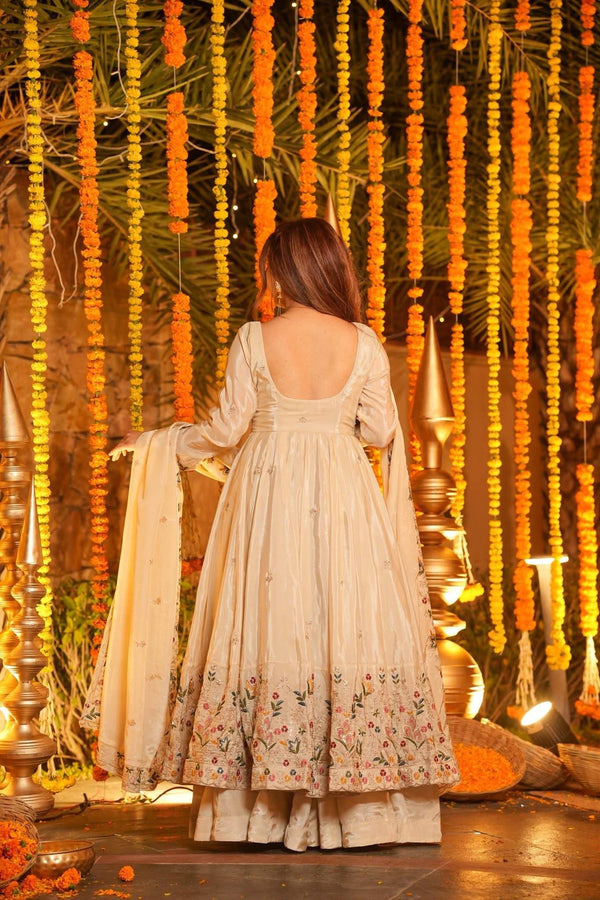 Floral Dreams: A Timeless Ethnic Wear
