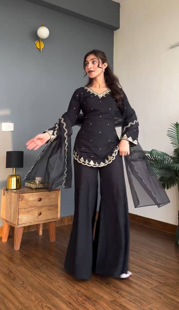 Fashion Forward Pair Set For Trendy Women