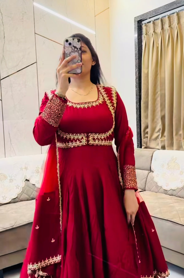 Elegance in Red: Timeless Beauty Wear