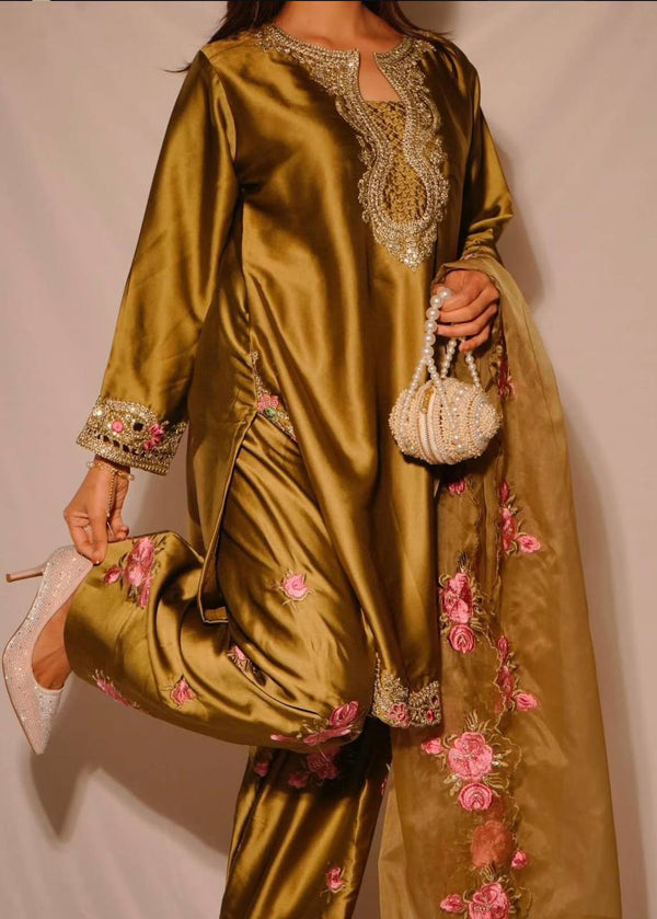 Elegant Pakistani Attire: Four Unique Styles