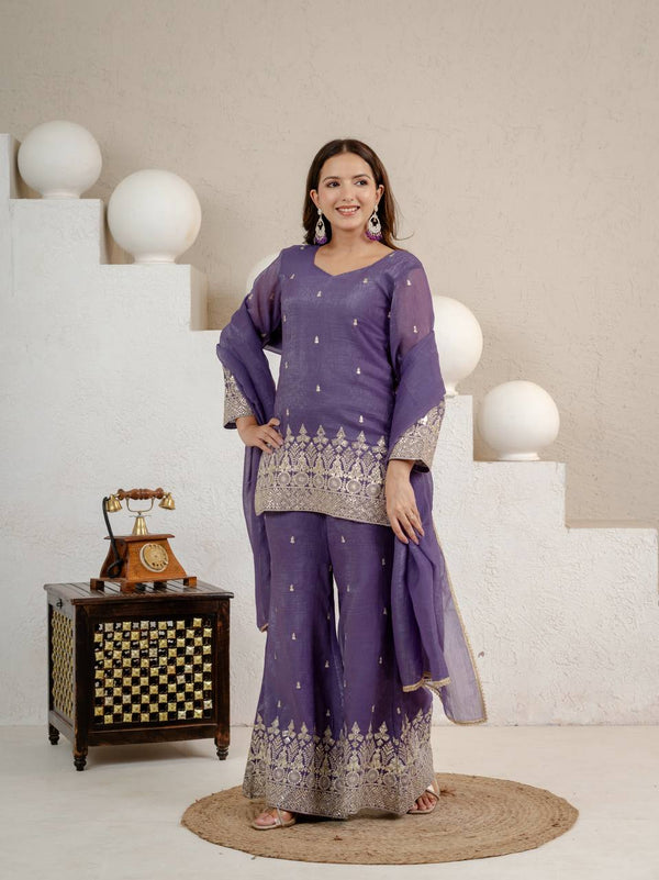 Royal Elegance in Every Thread 💜