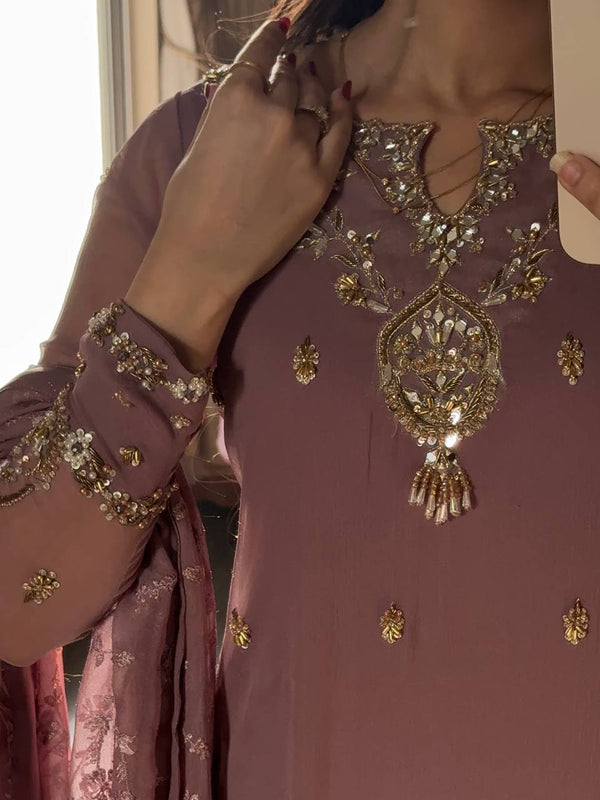 Chic Evening Wear for Graceful Occasions