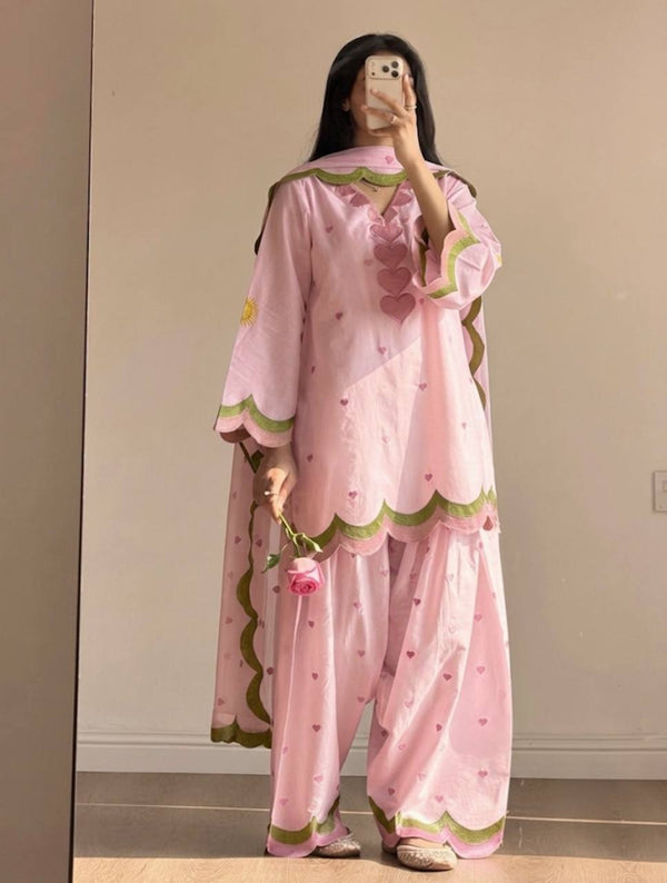 Effortless Elegance in Every Selfie
