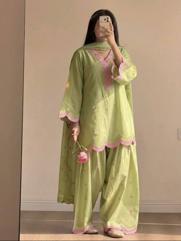 Effortless Elegance in Every Selfie