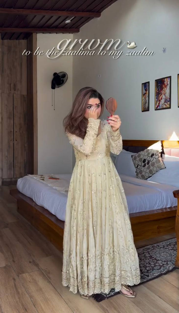 Selfie Serenity: A White Dress Affair