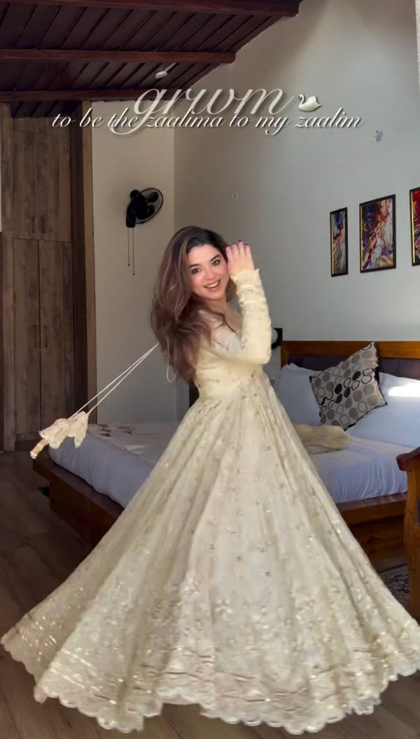 Selfie Serenity: A White Dress Affair