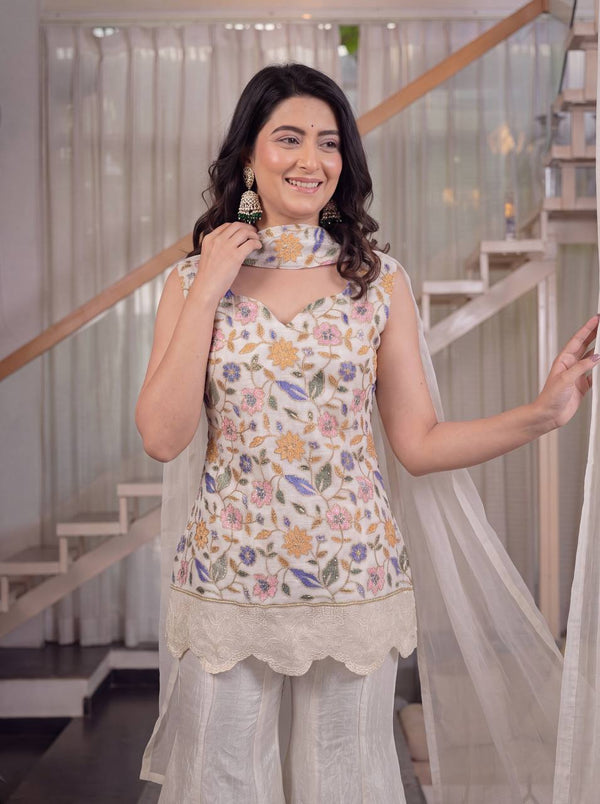 Graceful Attire for Confident Women