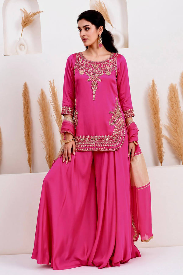 Stylish Fusion of Yellow and Pink