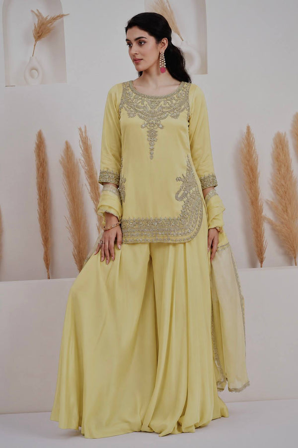 Stylish Fusion of Yellow and Pink