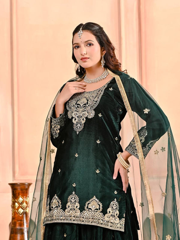 Enchanted Elegance: Green and Gold