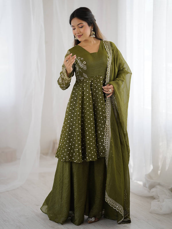 Vibrant Traditional Outfits for Modern Women