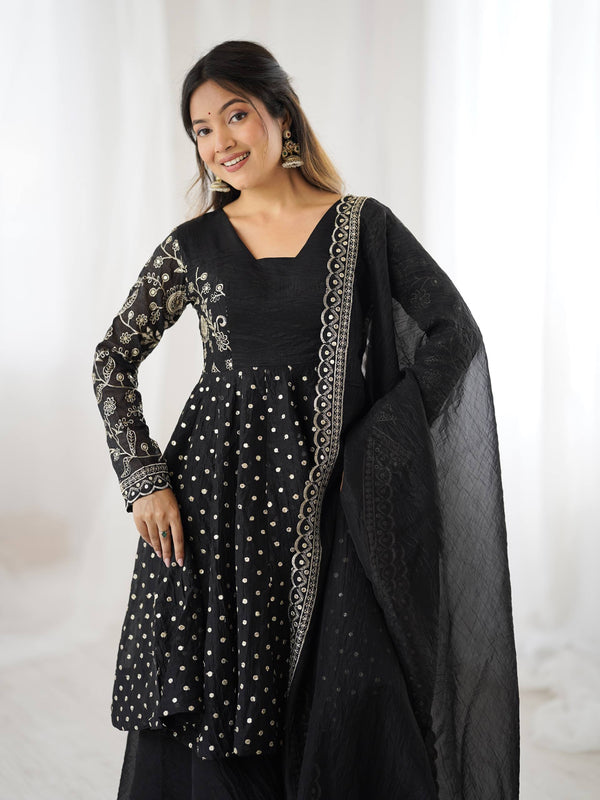 Vibrant Traditional Outfits for Modern Women