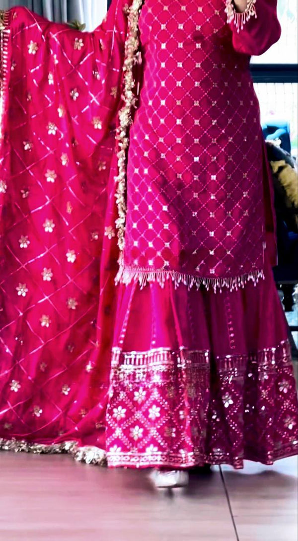 Radiant Reflections in a Chic Outfit