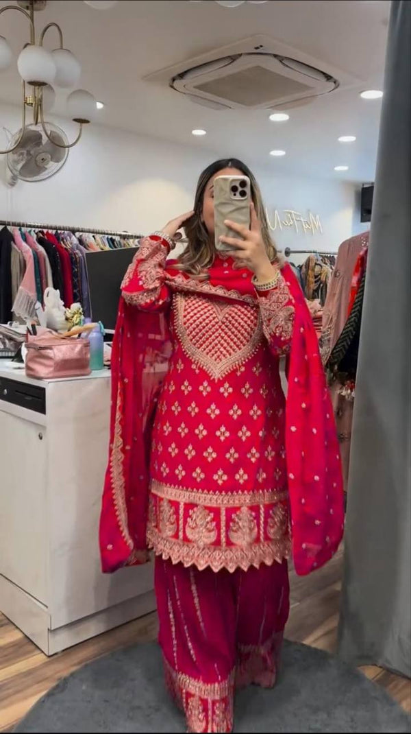 Cultural Chic: A Palette of Pakistani Fashion