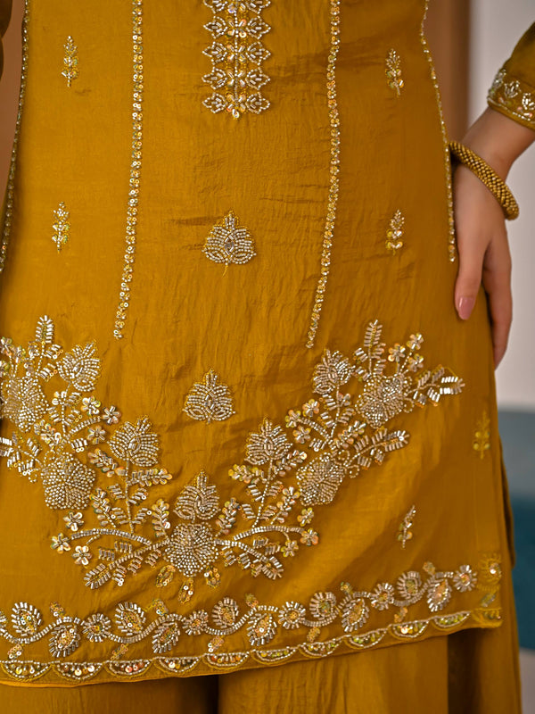 Chic Mustard Ensemble for Modern Women