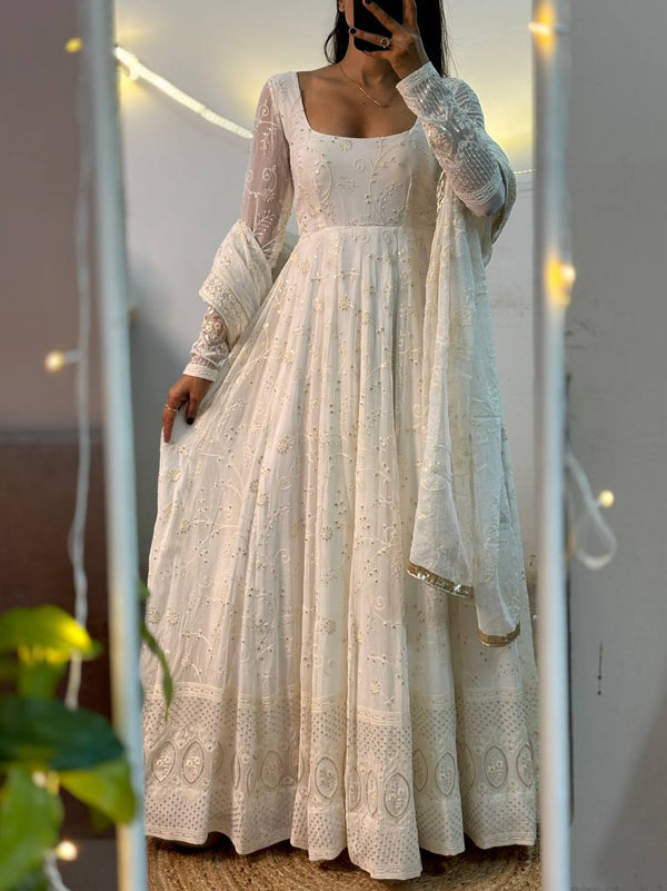 Radiant Reflections: The White Dress Selfie