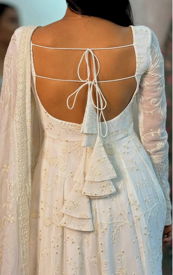 Radiant Reflections: The White Dress Selfie