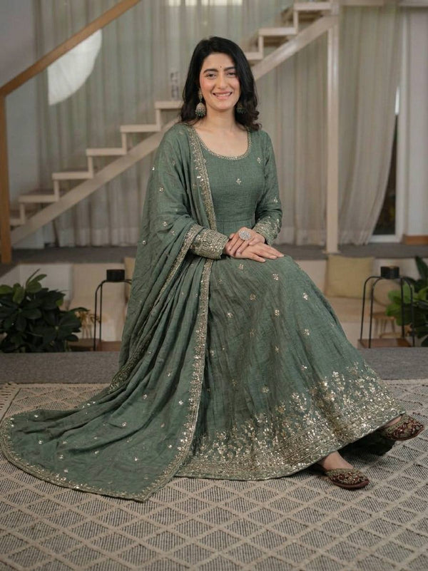 Elegant Green Embroidered Anarkali Ensemble