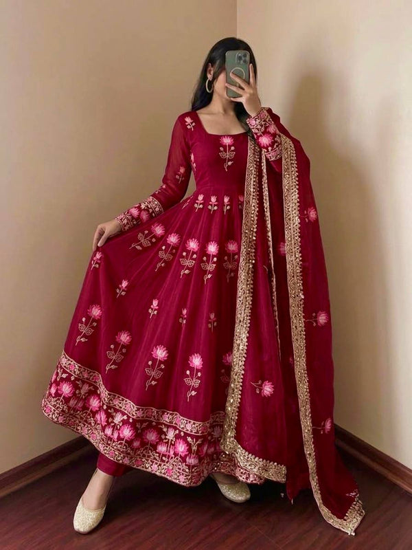 Diverse Styles of Traditional Indian Dresses