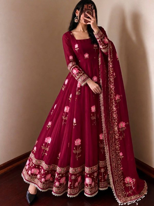 Diverse Styles of Traditional Indian Dresses