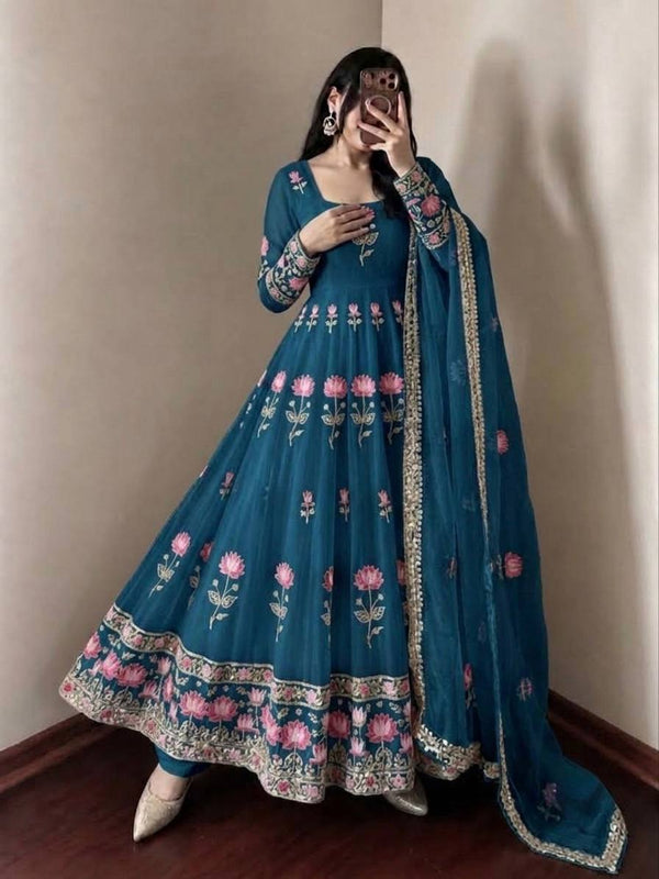 Diverse Styles of Traditional Indian Dresses