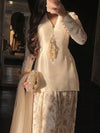 Sophisticated Style with Chic Traditional Outfit