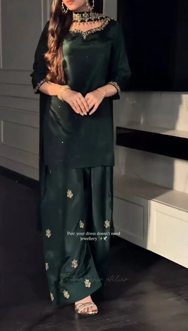 Chic Green Ensemble for Every Occasion
