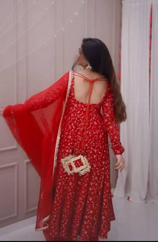 Floral Fantasy: The Perfect Ethnic Ensemble