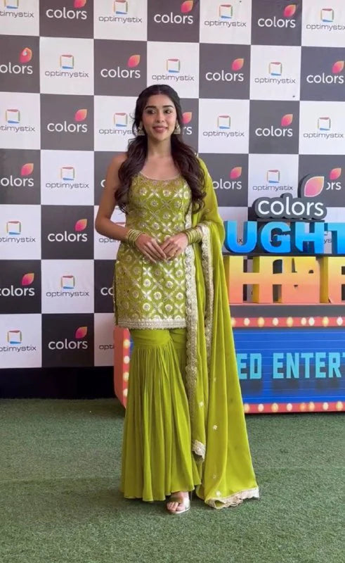 Vibrant Elegance: Green Glamour Unveiled