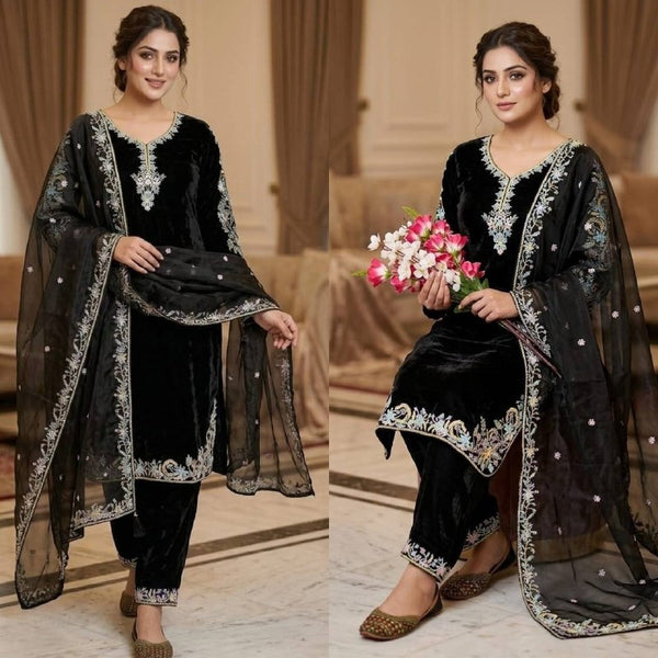Chic Black Outfit for Stylish Celebrations