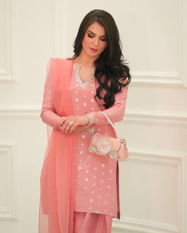 Pink Elegance A Dual Portrait Experience