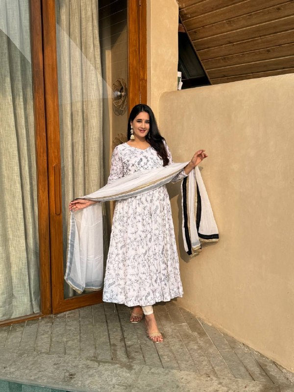Timeless Charm: Printed White Anarkali