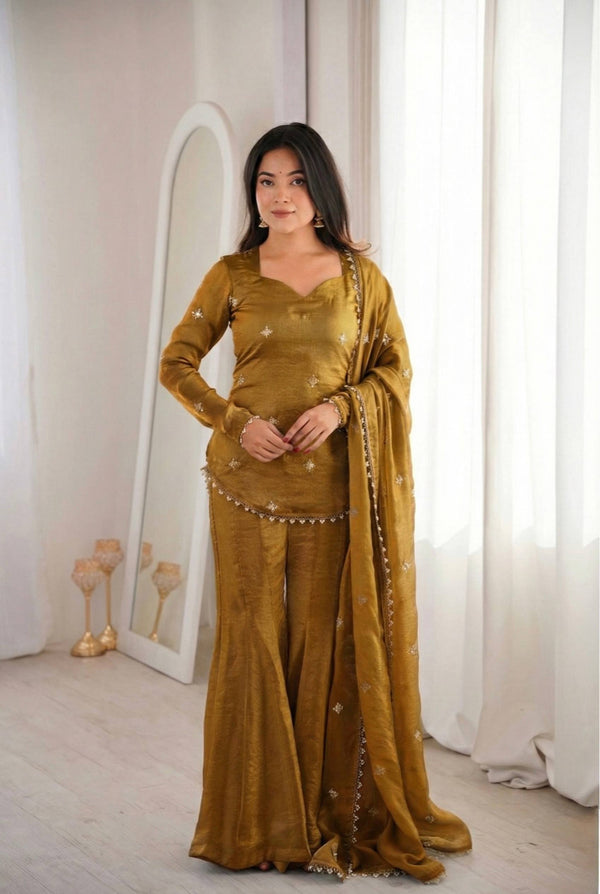 Chic and Graceful Three-Tone Ethnic Set
