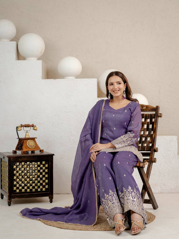 Royal Elegance in Every Thread 💜