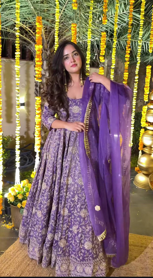 Elegance in Purple: A Festive Delight